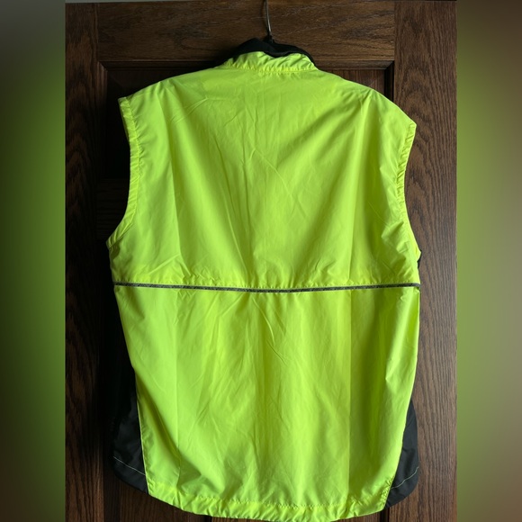 ASICS vest - Picture 6 of 7
